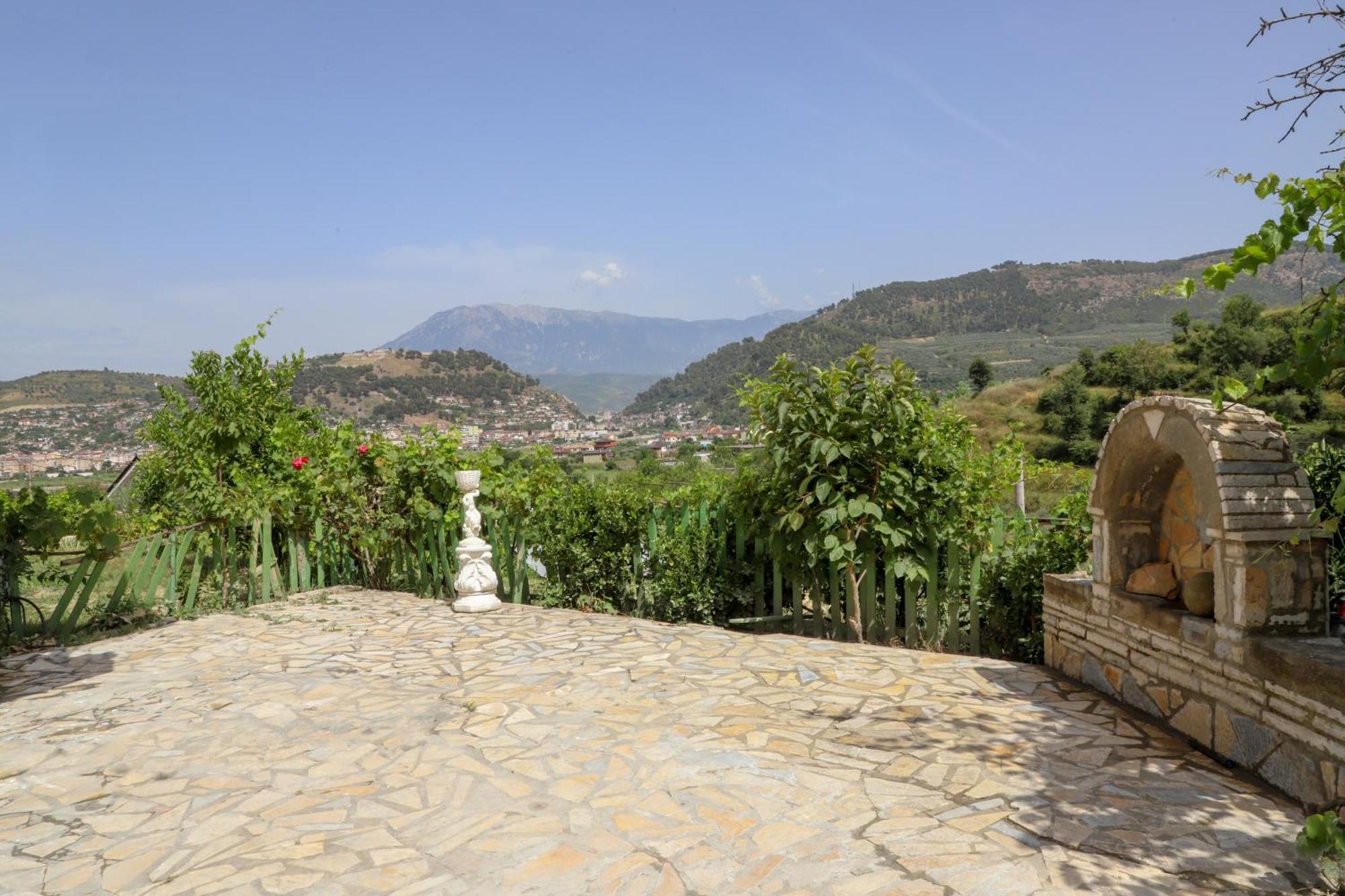 Villa Romario Berat Buitenkant foto