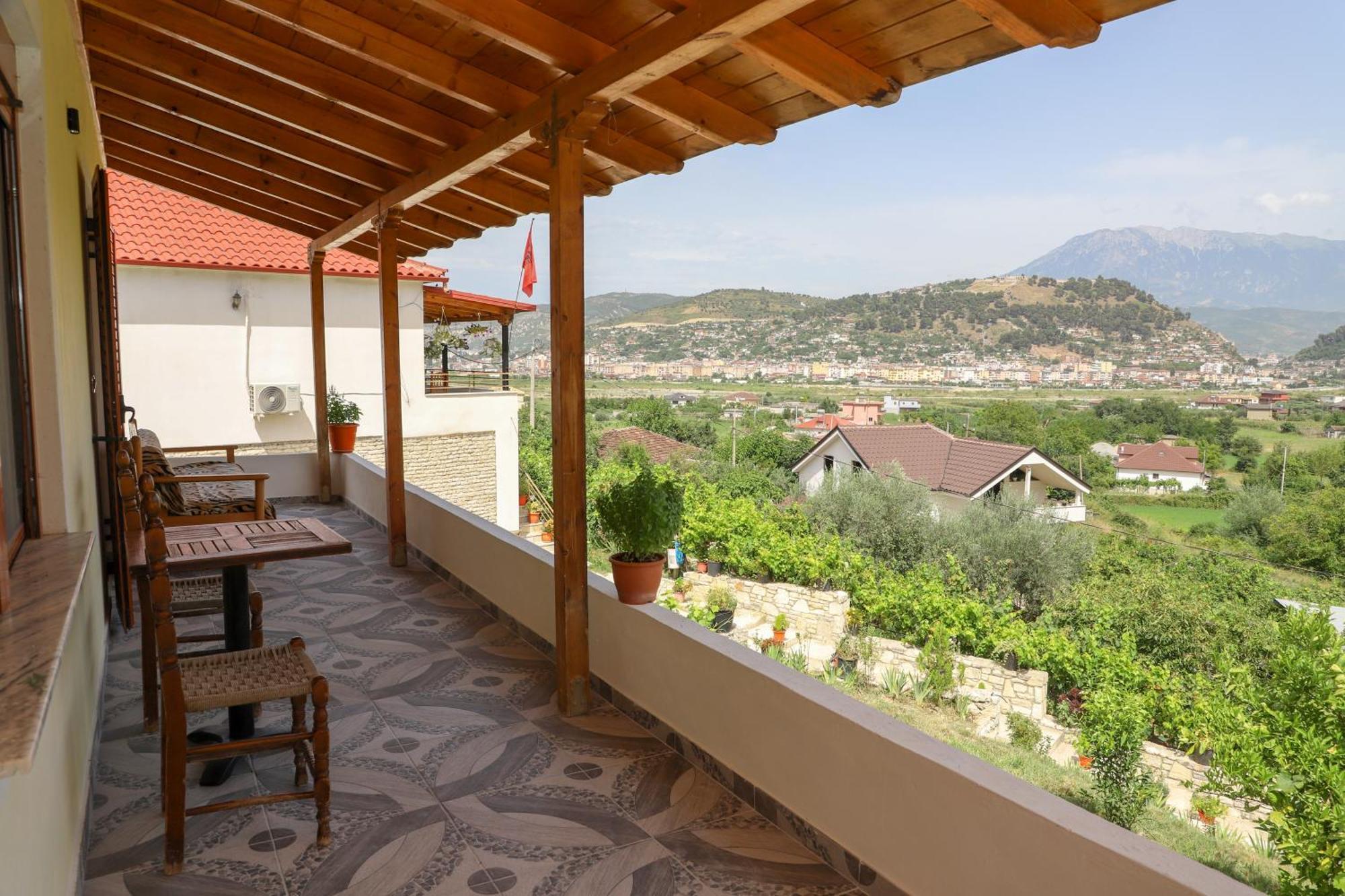 Villa Romario Berat Buitenkant foto