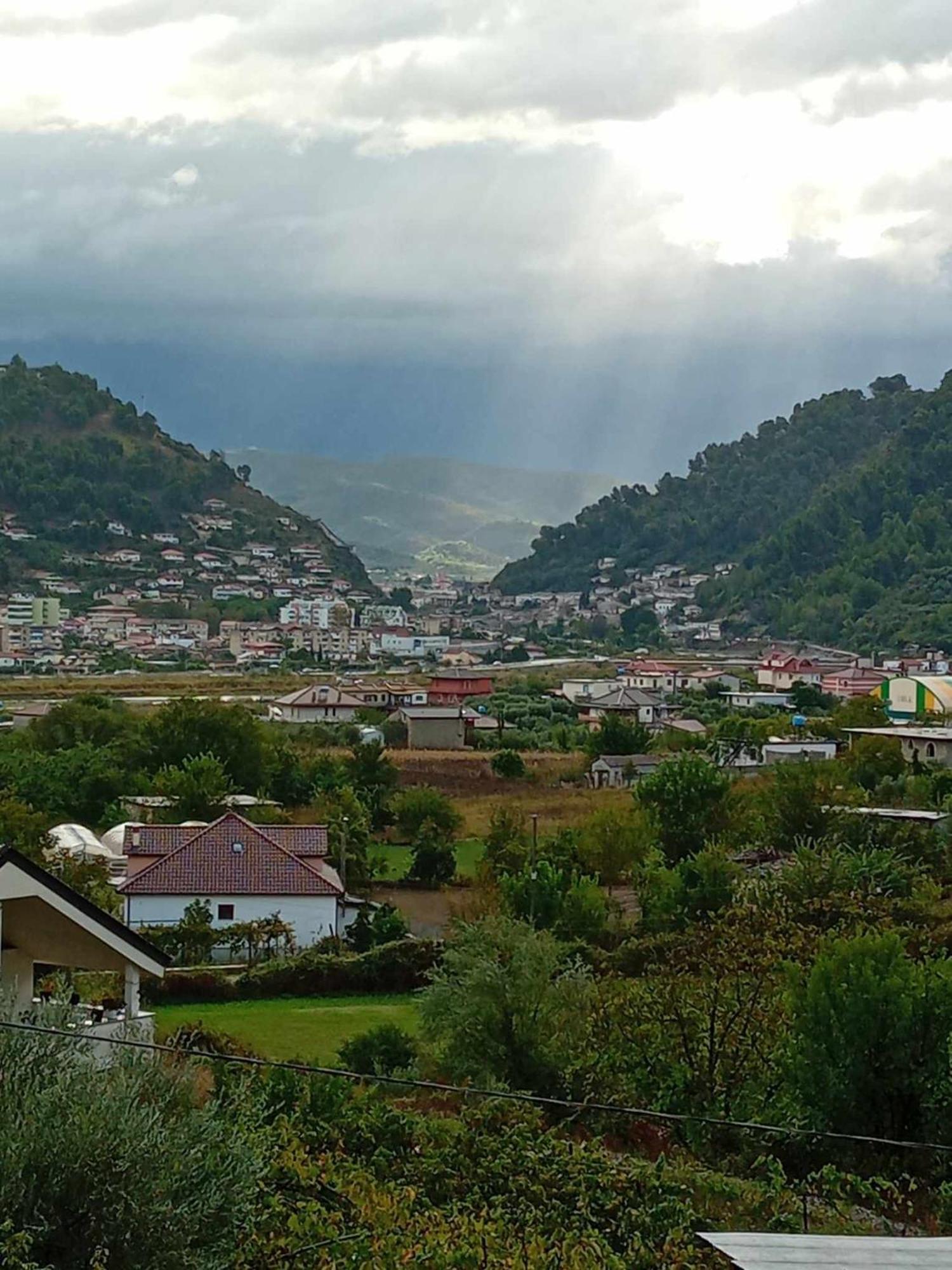 Villa Romario Berat Buitenkant foto